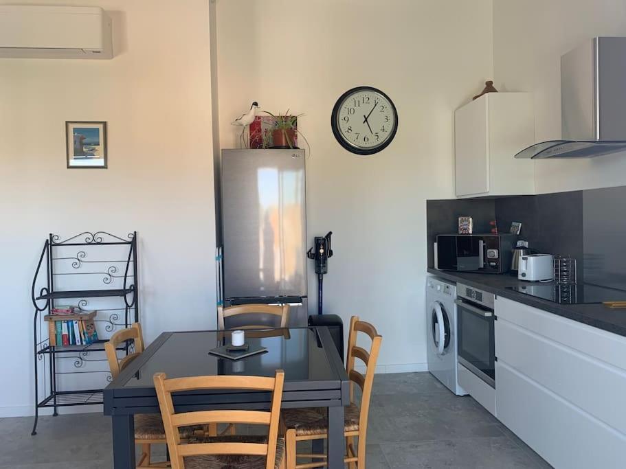 Maison Terrasse Proche Centre Ville Et Ile De Re La Rochelle  Zewnętrze zdjęcie