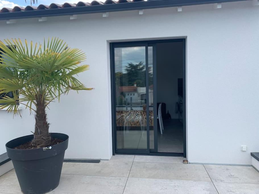 Maison Terrasse Proche Centre Ville Et Ile De Re La Rochelle  Zewnętrze zdjęcie